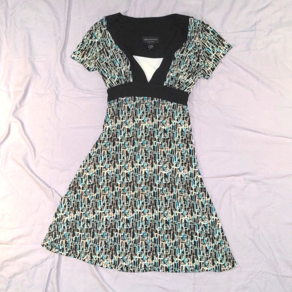 Connected Petite - V-neck Short Sleeve Dress with Back Tie